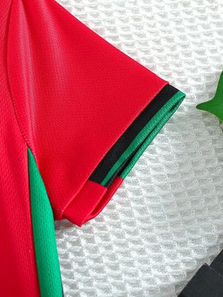 تي شيرت رياضي ذو رقبة على شكل V للأولاد البالغين المراهقين سريع الجفاف ذو لون متحجر، رقم 7