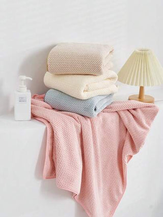 قطعة واحدة من المناشف ، متعددة الألوان ، بسيطة ذات لون واحد ، بنمط مربع مفرغ ، مصنوعة من ألياف البوليستر ، كبيرة الحجم 88*175 سم أو صغيرة للوجه/اليد 34*75 سم ، ماصة للرطوبة سريعة التجفيف ناعمة ، مناسبة لجميع الفصول ، الحمام ، الفندق ، النادي الرياضي...