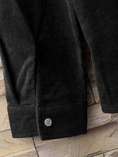 Manfinity Hypemode قميص كاجوال رجالي فضفاض بطباعة حرفية بأكمام طويلة، ربيع وخريف