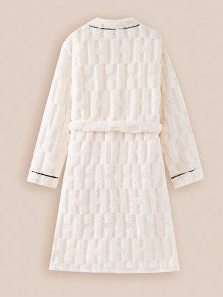 بيجاما رداء نوم لبس داخلي للطفلة التين، لون المشمش، كتابة على اللون المتباين، لسانية الأرضية الناعمة، بأكمام طويلة ومربوط الخصر