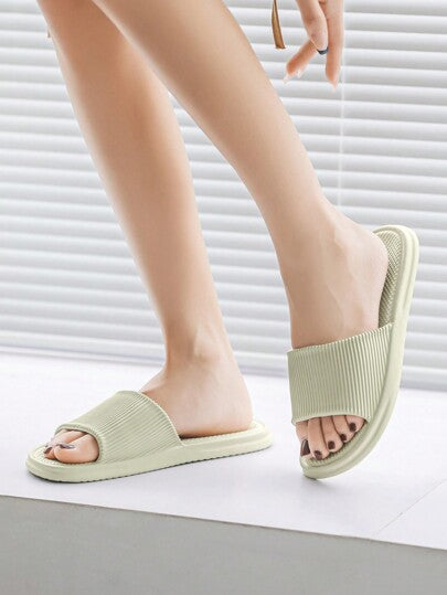 نعل حذاء نسائي صيفي، حذاء داخلي ناعم لغرفة الاستحمام والمنزل غير قابل للانزلاق، حذاء شاطئ خفيف ومريح للرجال والنساء والأزواج.