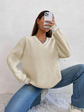 Flirla سترة بياقة V مخططة طويلة الأكمام كريمية اللون ، سترة تريكو نسائية