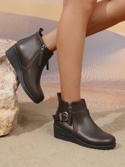 بوت قصيرة بكعب منصة موحد اللون بطراز بريطاني جديد للنساء، بوت كاجوال تناسب كل شيء ذات سحاب مزدوج وأصابع مدورة