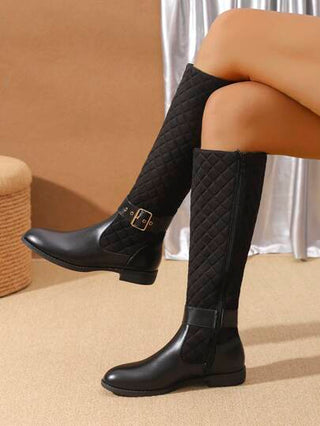 إصدار 2024 الجديد للخريف/الشتاء، بوت نسائية عالية حتى الركبة للاستخدام الخارجي مريحة ومقاومة الانزلاق، مزينة بحلية معدنية مطرزة باللون الأسود، بوت كاجوال تناسب كل المناسبات، نصف كاحل مفتوحة من الجانب بسوستة، مقدمة مستديرة وبنعل سميك بطراز غربي