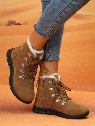 بوت شتوية نسائية برباط مريحة ناعمة ذات رؤوس مدورة، كعب مسطح مانع للانزلاق، بني داكن كاجوال دافئة مبطنة بالفرو القصيرة للفصل الشتوي