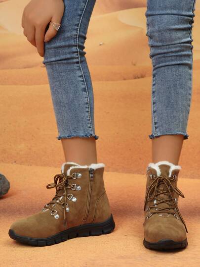 بوت شتوية نسائية برباط مريحة ناعمة ذات رؤوس مدورة، كعب مسطح مانع للانزلاق، بني داكن كاجوال دافئة مبطنة بالفرو القصيرة للفصل الشتوي