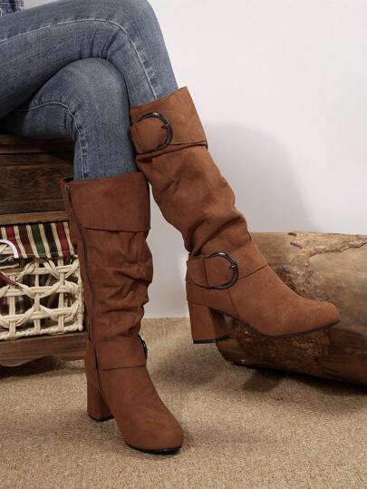 بوت طويلة إلى الركبة ذات كعب متدرج وسحاب جانبي للنساء ذات طراز أوروبي وأمريكي بنمط مكرمل