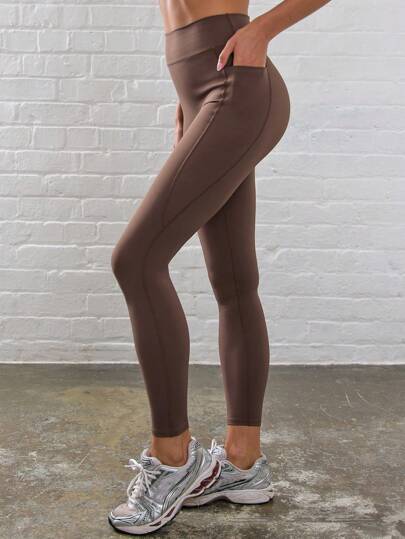 Musera Sport سروال رياضي بتفاصيل خط الخصر والتقوس، ملائم للتمارين والركض والجيم والاستخدام اليومي