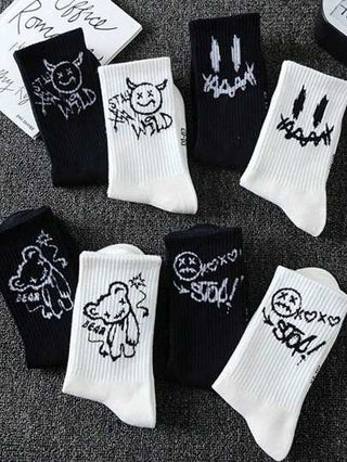 5 أزواج من جوارب الرجال مختلطة بألوان أسود وأبيض بطبعة وجه شبح، مناسبة للربيع والخريف، كرة السلة، الاستخدام اليومي