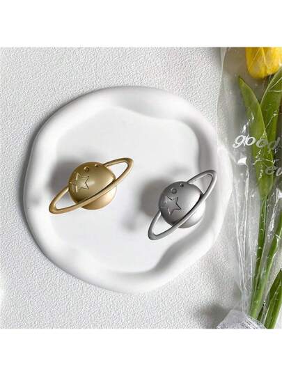 1 قطعة حامل هاتف محمول بتصميم كوكب مكون من ملصق خلفي قابل للسحب وثابت على المكتب، مصنوع من معدن مطلي يتوافق مع أجهزة وهواتف الأندرويد، هدية مناسبة للأصدقاء والعائلة ، ملحقات الهاتف هاز هاتف جذاب