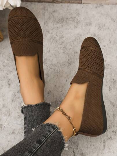 أحذية رياضية مبطنة محبوكة للنساء بتصميم كاجوال مريح للقدم، بطرف دائري وسهلة الارتداء، مناسبة للسير اليومي