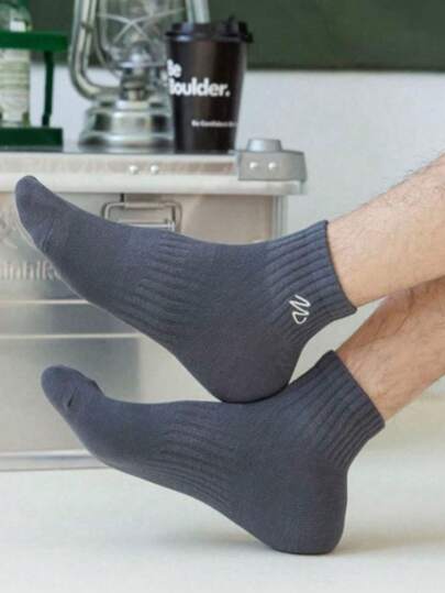 طقم جديد بسيط مطرز 7أزواج/مجموعة جوارب زورق منخفضة الخصر للرجال، متعدد الألوان، للجيم