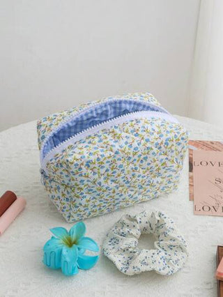 حقيبة مستحضرات التجميل بنمط أزهار دقيقة، حقيبة استحمام محمولة ذات سعة كبيرة للسفر، حقيبة مكياج بنمط جميل للفتيات لتخزين المناديل الصحية ومنظم مستحضرات التجميل، حقيبة صغيرة للسفر ، أكسسوارات مستحضرات التجميل ضروريات السفر للسيدات