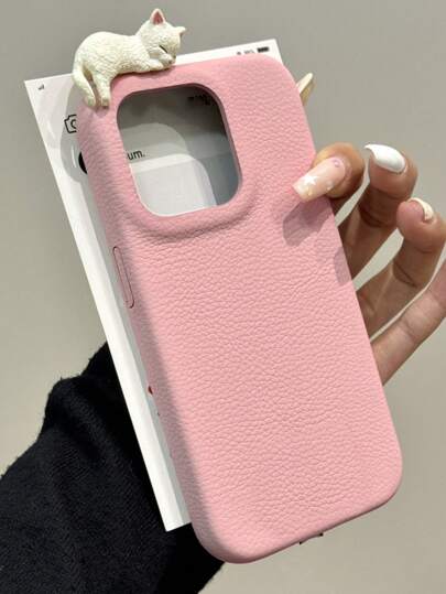 قشرة هاتف من الجلد بنقشة قطة كارتونية ثلاثية الأبعاد نائمة بنمط العنب للجوال متوافقة مع هواتف آيفون 16، 15، 13، 14، 12 برو ماكس بلس، غطاء خلفي ناعم