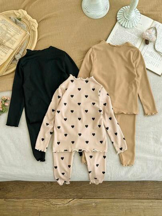 SHEIN 6 قطع لبنات الرضع مجموعة تشمل فوق ملابس علوية طويل الأكمام مطبوع بأنماط نقاط مع بنطلون خصر مطاطي للخريف/الشتاء، شكل جذاب