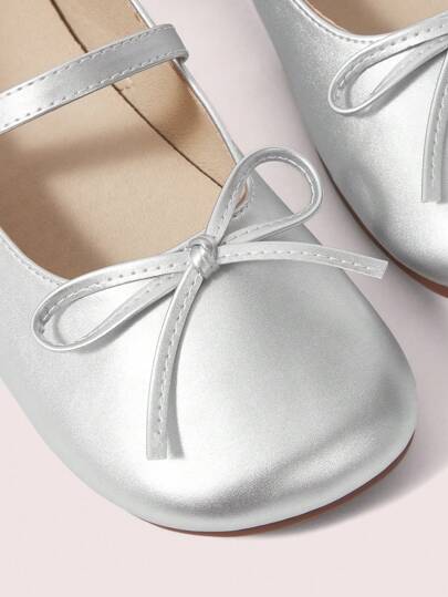 CUCCOO DOLLMOD مشاة مسطحة عصرية ذات عقدة على شكل فراشة باللون الأحادي، ملائمة للأعياد والمناسبات الخاصة