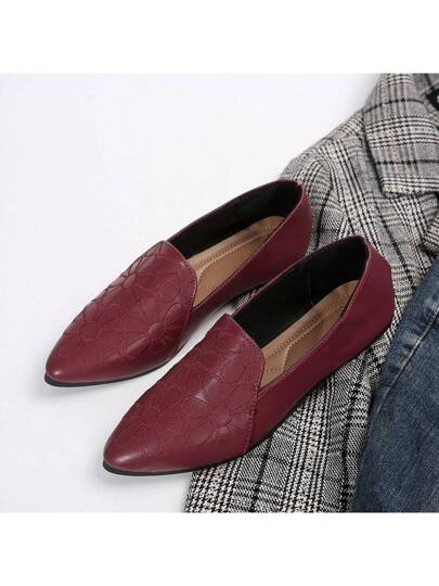 أحذية لوفر خفيفة الوزن من النساء أنيقة وعملية، بتصميم أحادي اللون، مريحة وغير انزلاقية