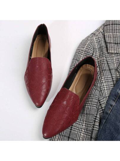 أحذية لوفر خفيفة الوزن من النساء أنيقة وعملية، بتصميم أحادي اللون، مريحة وغير انزلاقية