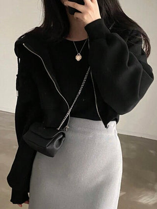 DAZY بلوزة رياضية نسائية سادة بأكمام طويلة وسحاب أمامي، قصيرة الخامة ناعمة، كاجوال في تصميم بسيط، أكمام طويلة
