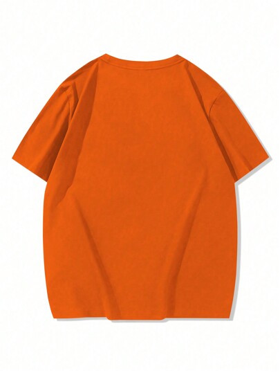 Manfinity Homme تي شيرت كاجوال شارع رجالي فضفاض أكمام قصيرة، أكتاف منسدلة، طباعة نقوش حرفية، لون أحادي، مناسب للصيف