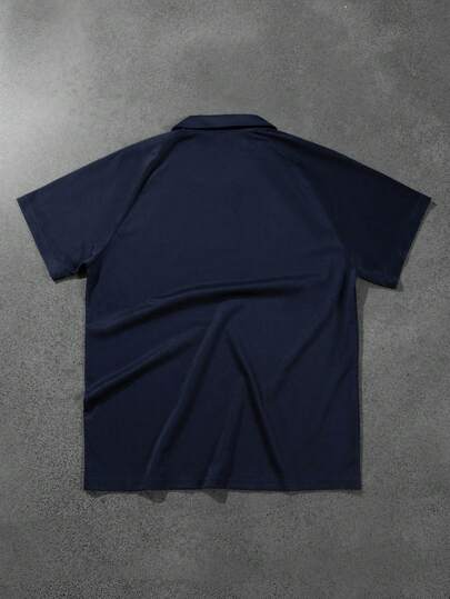 Manfinity Homme قميص بولو للرجال للصيف والاستخدام اليومي، طباعة حرفية و لون متباين، فتحة أزرار متشطرة وياقة قصيرة، مناسب للجولف والأصدقاء