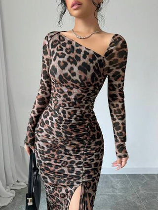 فساتين حريمي PETITE فستان نسائي أنيق طويل الأكمام من الشيفون بطبعة نمر واسيمتري في الرقبة وخصر مشّد وقُطبي الطول