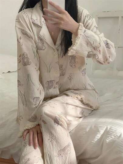 مجموعتان من الملابس النوم للنساء،تتميز بطبعة أرنب باللون المشمشي مع شراريب، ملابس علوية بأكمام طويلة وبأزرار أمامية وبنطلون فضفاض طويل،مناسب للارتداء المنزلي في الربيع والخريف،مجموعة مكونة من قطعتين