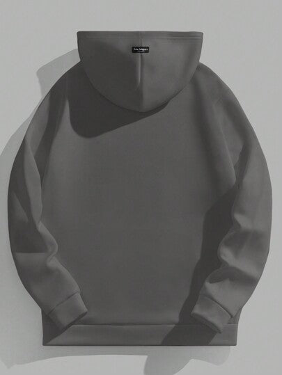 Manfinity RebelGame هودي كاجوال رجالي مزين بطباعة شعار جيب كنغر، بطانة حرارية، خريف/شتاء