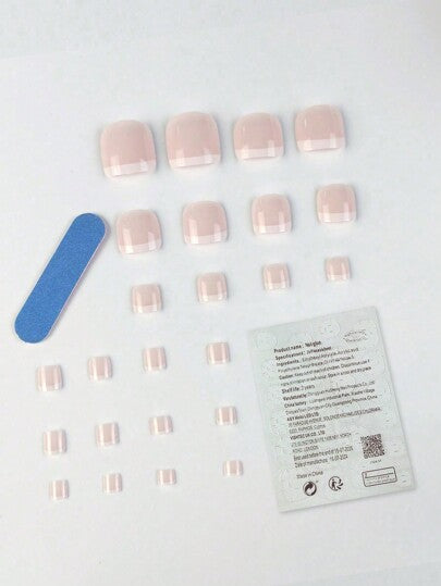 24 قطعة ملصقات أظافر قصيرة مربعة متناسقة بدرجات الوردي المحايد الفرنسي الأبيض للحفلات والرقص والاستخدام اليومي المثبتة على الأظافر