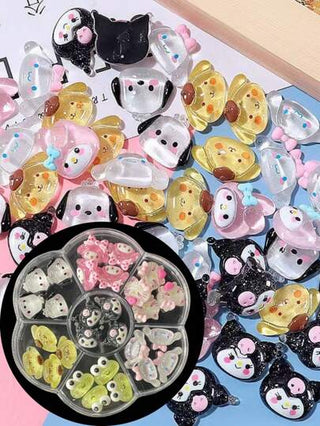 Sanrio 28 قطعة من الزخارف المصغرة للأظافر على شكل رسومات كرتونية جميلة من الراتنج، علامات الحب الرائعة للهدايا الشخصية، طقم زخارف أظافر كاواي، مستلزمات أظافر