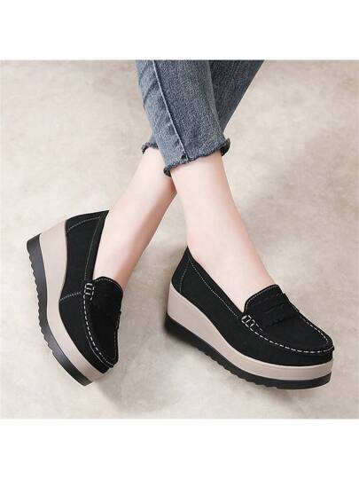 أحذية كاجوال مرتفعة الكعب للنساء ، لون قماش بسيط ،خفيف الوزن للجميع المواسم ، تصميم بسيط مانع للانزلاق، قاع ناعم ،أحذية إضافية الحجم للأمهات/الأحذية المتساقطة