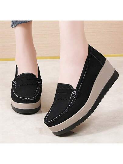 أحذية كاجوال مرتفعة الكعب للنساء ، لون قماش بسيط ،خفيف الوزن للجميع المواسم ، تصميم بسيط مانع للانزلاق، قاع ناعم ،أحذية إضافية الحجم للأمهات/الأحذية المتساقطة