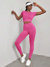 SHEIN Sport Studio 2 قطعة للنساء بلوزة كروب قصيرة الأكمام والياقة المستديرة مع سروال رياضي جينز ذو مطاطية عالية لاصق وغير منسوج مناسب للصالة الرياضية والتمارين