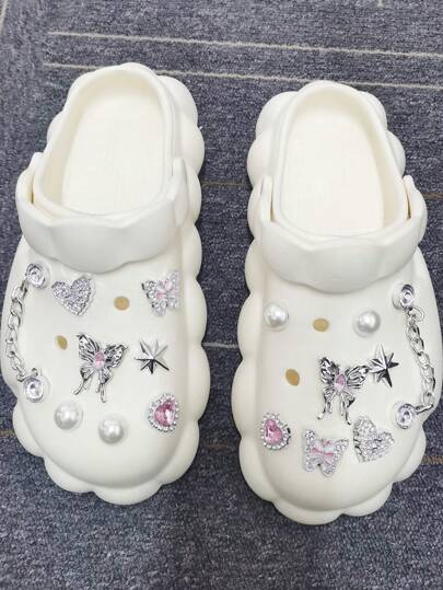 16 قطعة من الأقراط المزينة بأشكال فراشات جذابة من ABS وأقفال وردية ، إكسسوارات واكسسوارات وأزين ذات مظهر مجوهرات فضية، مناسبة لتزيين الأحذية والحقائب وغير ذلك، هدايا عيد الميلاد والهالوين وحفلات (الأحذية غير مشمولة)