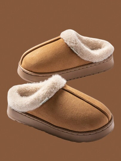 بوت نسائية دافئة ومريحة مبطنة بفرو مع بطانة وياقة من الفرو السميك،وأرضية مانعة للانزلاق مناسبة للاستخدام الداخلي والخارجي