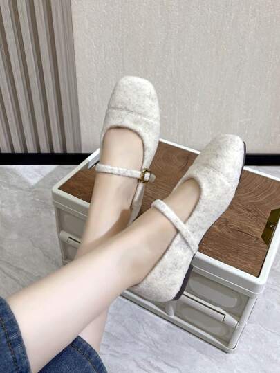 أحذية سهلة الارتداء طراز الفتاة الناعمة، ذات شبكة تنفس وحزام، أحذية بيضاوية اللسان، لوفرز رتيعة الأنف، مجموعة 2025 الجديدة