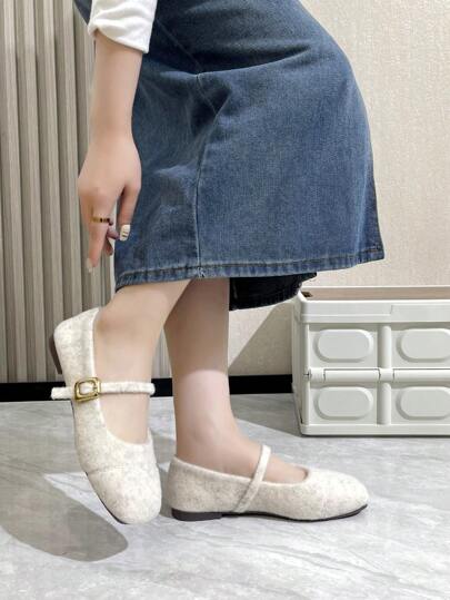 أحذية سهلة الارتداء طراز الفتاة الناعمة، ذات شبكة تنفس وحزام، أحذية بيضاوية اللسان، لوفرز رتيعة الأنف، مجموعة 2025 الجديدة