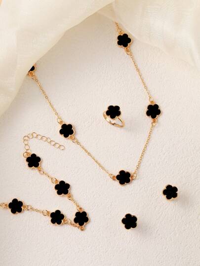 1 طقم هدية مجوهرات للفتيات يشمل: 1 قلادة بقلب البرسيم المحظوظ، 1 سوار، 1 زوج أقراط