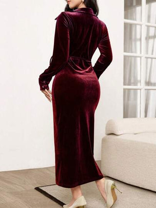 Modelyn فستان مخمل أنيق مصمم باكمام ملفوفة وشق في الهيم ، فستان نسائي طويل للخريف/الشتاء باللون البوردو