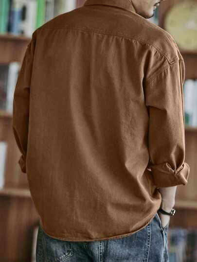 قميص قطن كاجوال للرجال ذو لون أحادي بجيوب متعددة وتصميم عتيق، مريح للارتداء اليومي في الربيع والصيف