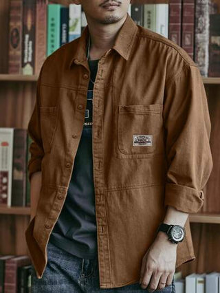 قميص قطن كاجوال للرجال ذو لون أحادي بجيوب متعددة وتصميم عتيق، مريح للارتداء اليومي في الربيع والصيف