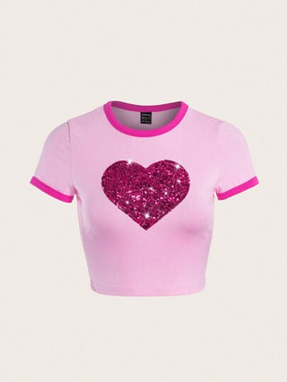 Sweetina T-shirt قصير وردي اللون مع تريم متضاد وطباعة قلوب