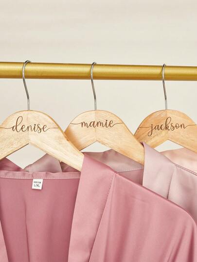 خشبية محفورة باسم مخصص ، هدايا لوصيفة العروس ، اقتراح لوصيف العريس ، شماعات للزفاف ، هدايا لمربية الشرف ، شماعة خشبية مخصصة لوصيفة العروس ، هدية للزوجين ، شماعة مخصصة لوصيف العريس ، متعددة الوظائف ، مقاومة للعفن ، زخرفية ، قابلة لإعادة الاستخدام ، راقية ،