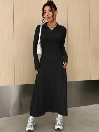 فساتين حريمي EZwear فستان كاجوال طويل مع أكمام طويلة ذو ياقة بولو وصبغة لون واحد، خريفي