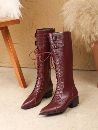 الأحذية السوداء الطويلة للنساء طراز جديد لخريف/شتاء، بوت جلد بياقة طويلة إلى أعلى الركبة بطرف مدبب، مزود بحزام مشبك وأربطة أمامية، بوت دراجة نارية