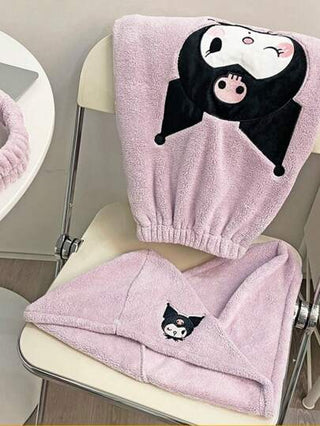 طقم تانكيني حريمي Sanrio 3 قطع/1 مجموعة تنورة حمام كرتون أنمي سانريو، منشفة حمام كورومي، رداء أسماك النعامة قابل للارتداء والالتفاف، طقم رأس قبعة وشريط شعر جاف كيوت من فرو المرجان كينامورول مجموعة 3 قطع لديكور حمام المنزل الصيفي