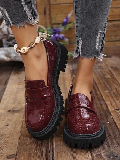 أحذية أوكسفورد حريمي حذاء نسائي جديد أكسفورد مزرعي بنمط بريطاني، مقدمة مستديرة، مصنوع من تمساح مزيف، قابل للارتداء من الخلف، حذاء رسمي للعمل، يصغر بمقاس واحد عن المقاس الحقيقي