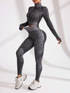 SHEIN Sport Studio طقم ملابس رياضية للنساء بطبعة جلد النمر - ملابس علوية قصيرة أكمام طويلة بياقة عالية مزود بسوستة و بنطلون طويل، طقم ملابس نسائية للتمارين، طقم سراويل نسائية