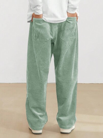 Manfinity Hypemode بنطال رجالي مخلخل من الكوردروي مزخرف بشعار