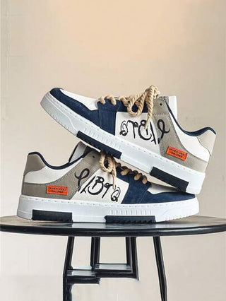 أحذية التزلج الجديدة للرجال، بطراز كوري عصري، أحذية رياضية للفصول الأربعة، أحذية بيضاء أنيقة وقابلة للتهوية، أحذية تزلج مسطحة، أحذية رياضية عصرية متعددة الاستخدامات (قطعة زخرفية جديدة للأحذية والخط)